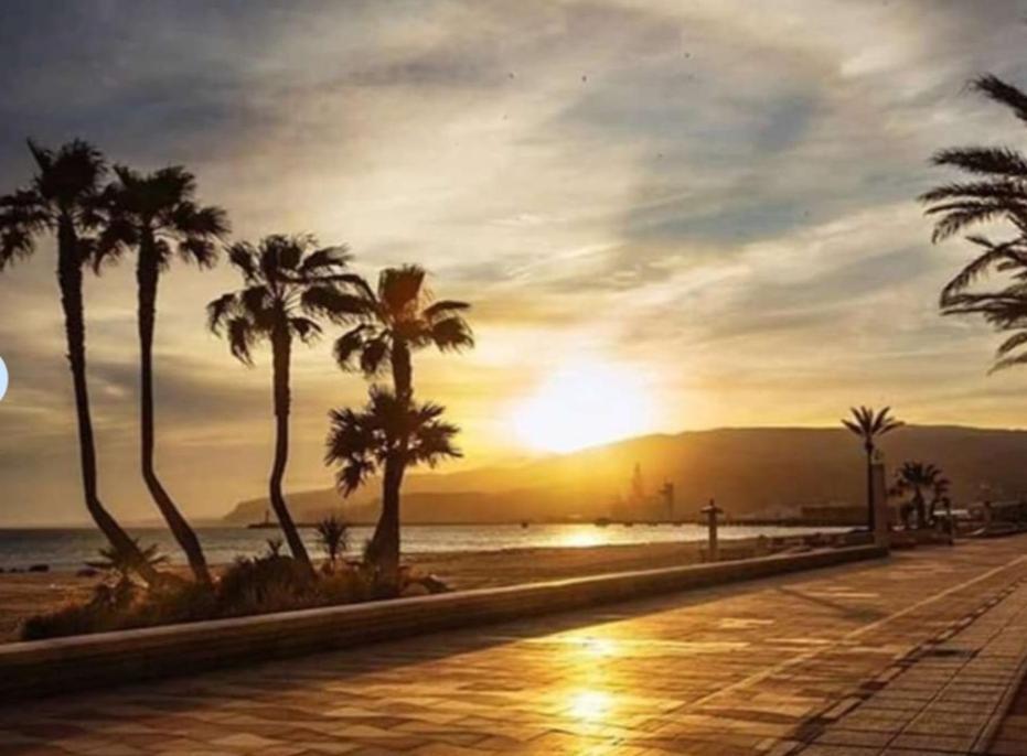 ¡Cómo en casa! Precioso apartamento en Almería Almeria Exterior foto